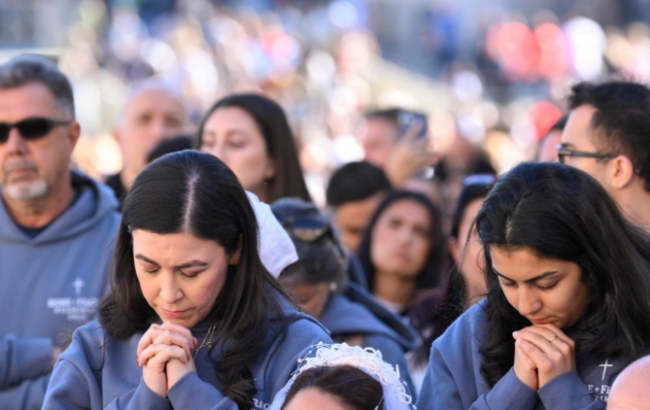 Papa ao encontro de Amoris laetitia no Vaticano: rezem por mim, e eu rezo por vocês