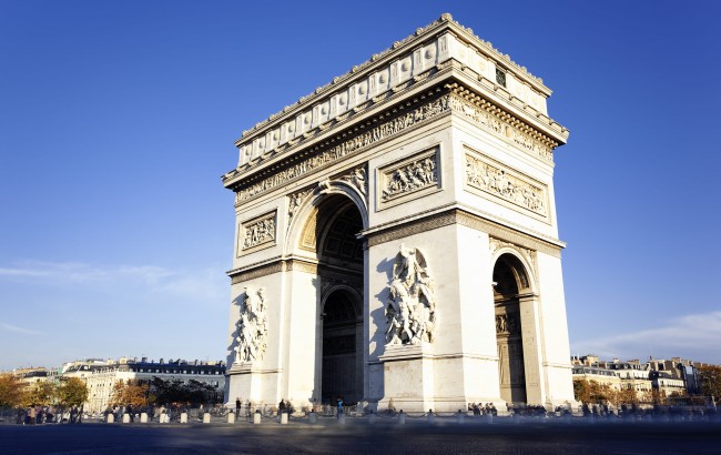 O mundo da cultura em Paris: o Papa ensina que a paz nasce da linguagem