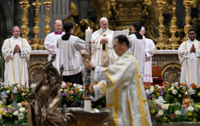 O Papa: ressuscitados com Cristo, podemos dar vida a um mundo novo, de paz e de unidade
