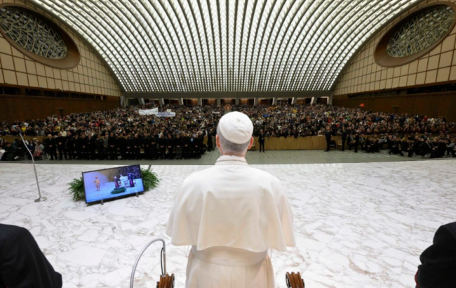Papa aos jovens: Uma vida de curtidas sem afeto nos decepciona