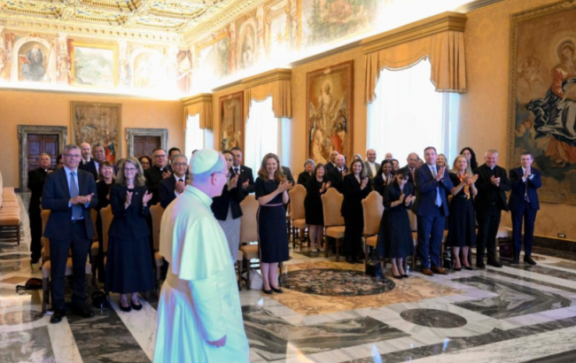 Papa: não excluir Deus da vida pública nem deixar os jovens sem esperança